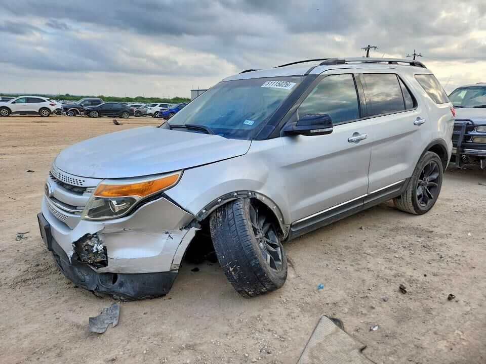 2013 FORD Explorer