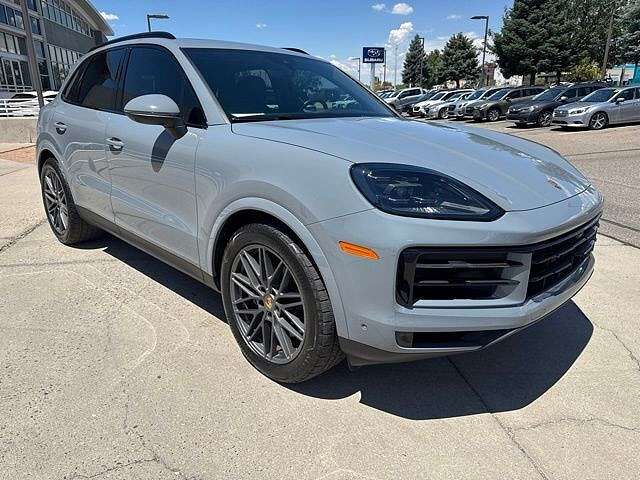 2024 PORSCHE Cayenne