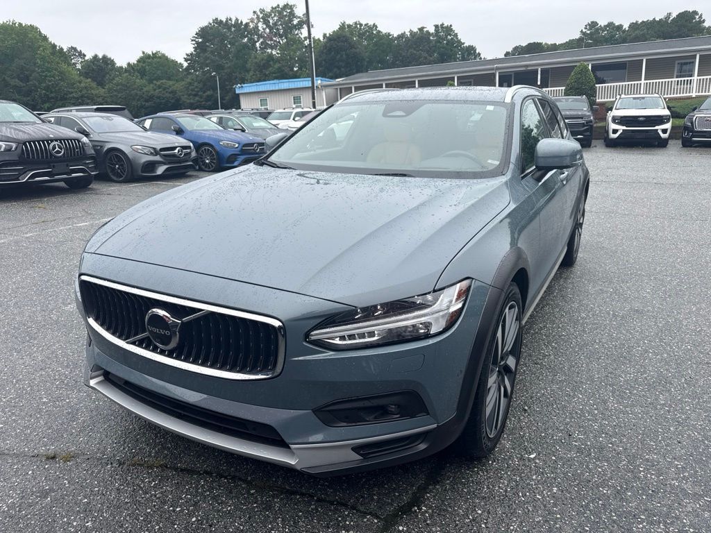 2023 VOLVO V90CC