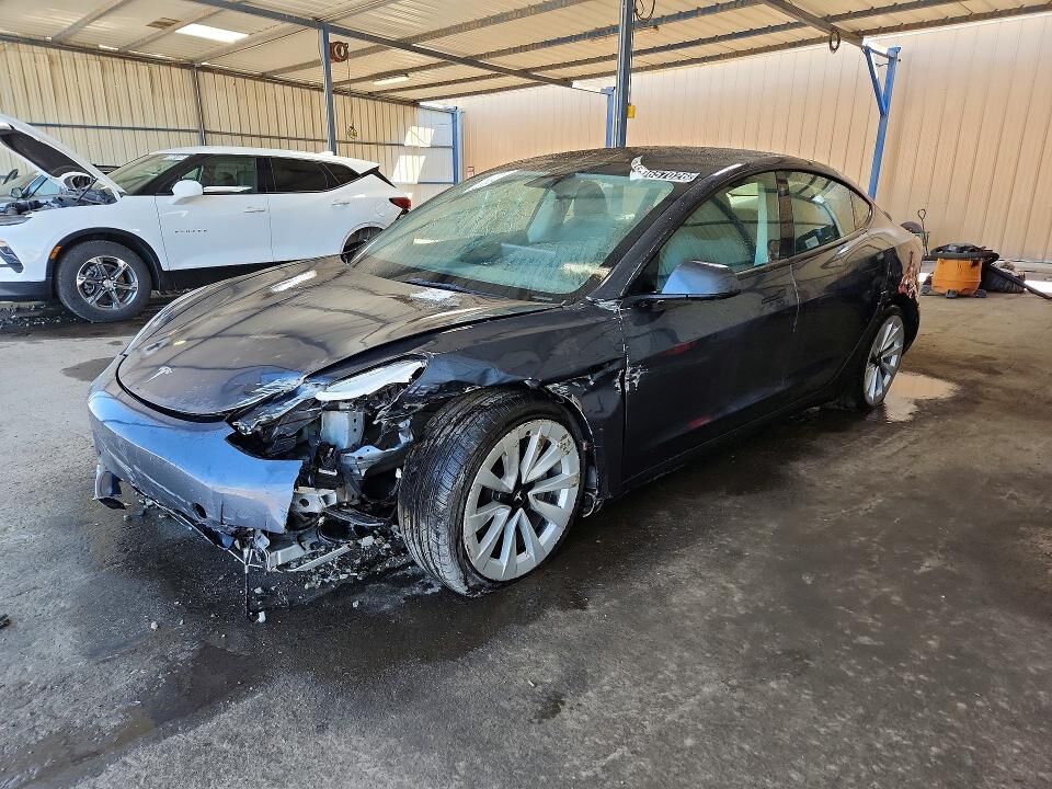 2022 TESLA Model 3