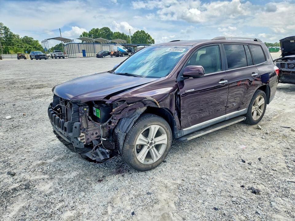 2013 TOYOTA Highlander