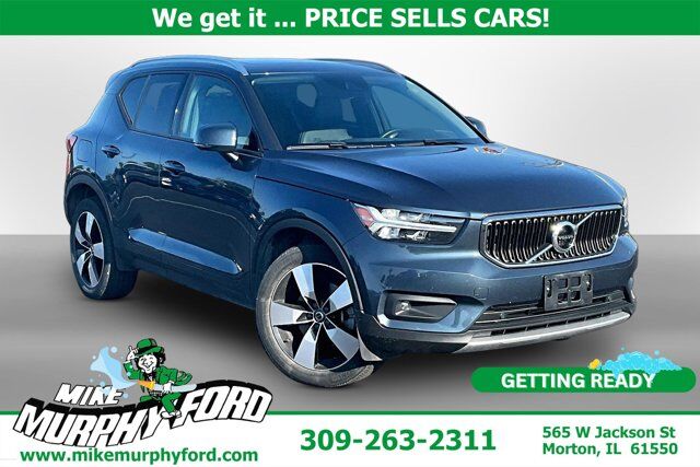 2021 VOLVO XC40