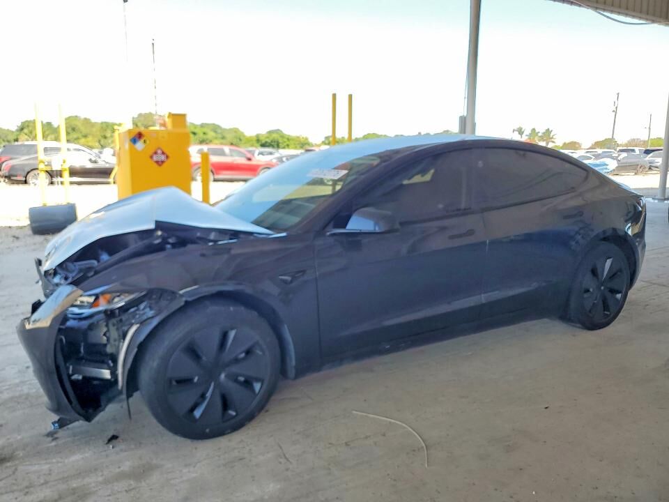 2024 TESLA Model 3