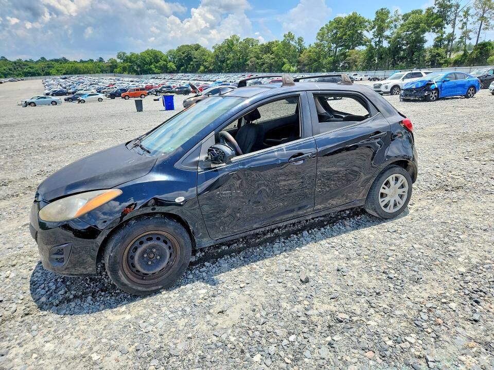2011 MAZDA Mazda2