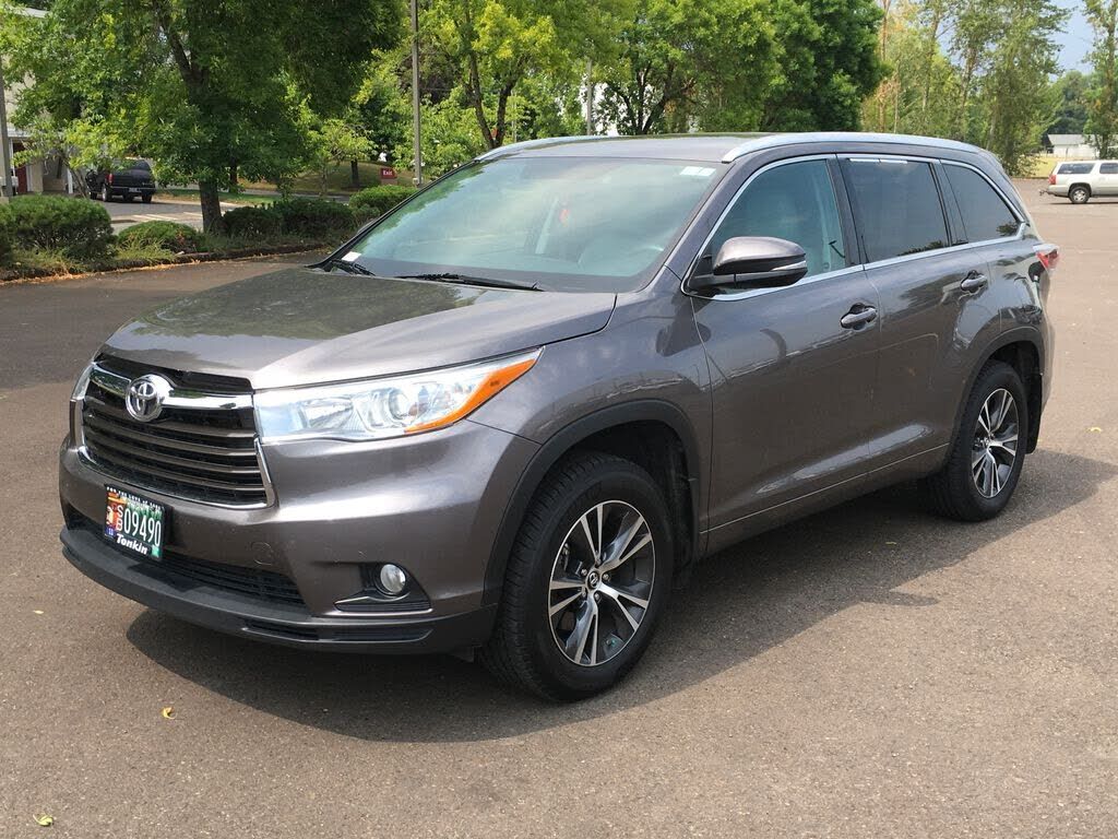 2016 TOYOTA Highlander