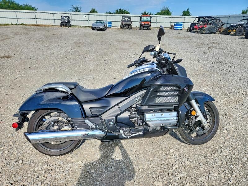 2014 HONDA GL1800