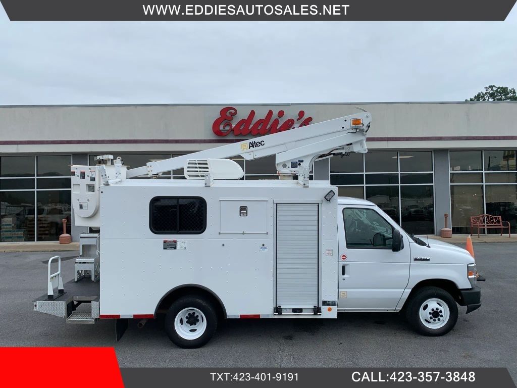 2019 FORD E-350