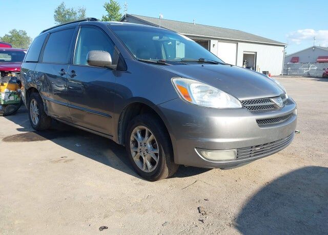 2004 TOYOTA Sienna