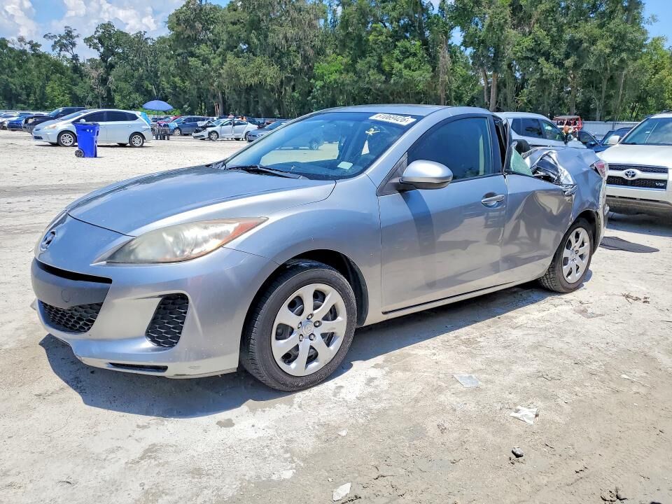 2013 MAZDA Mazda3