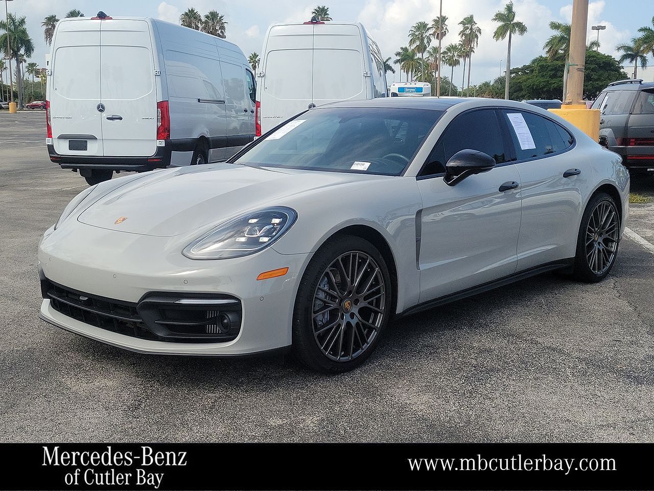 2023 PORSCHE Panamera