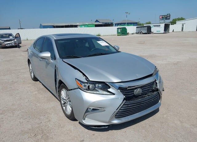 2017 LEXUS ES