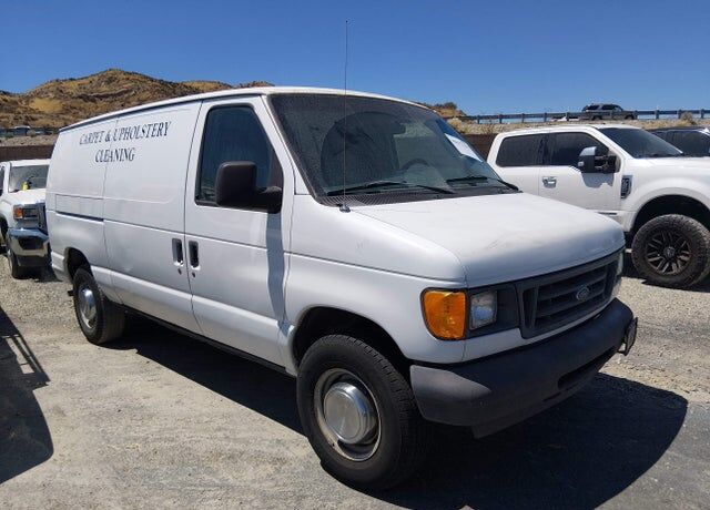 2005 FORD E-250