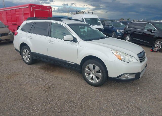 2011 SUBARU Outback