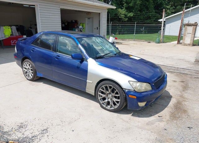 2001 LEXUS IS