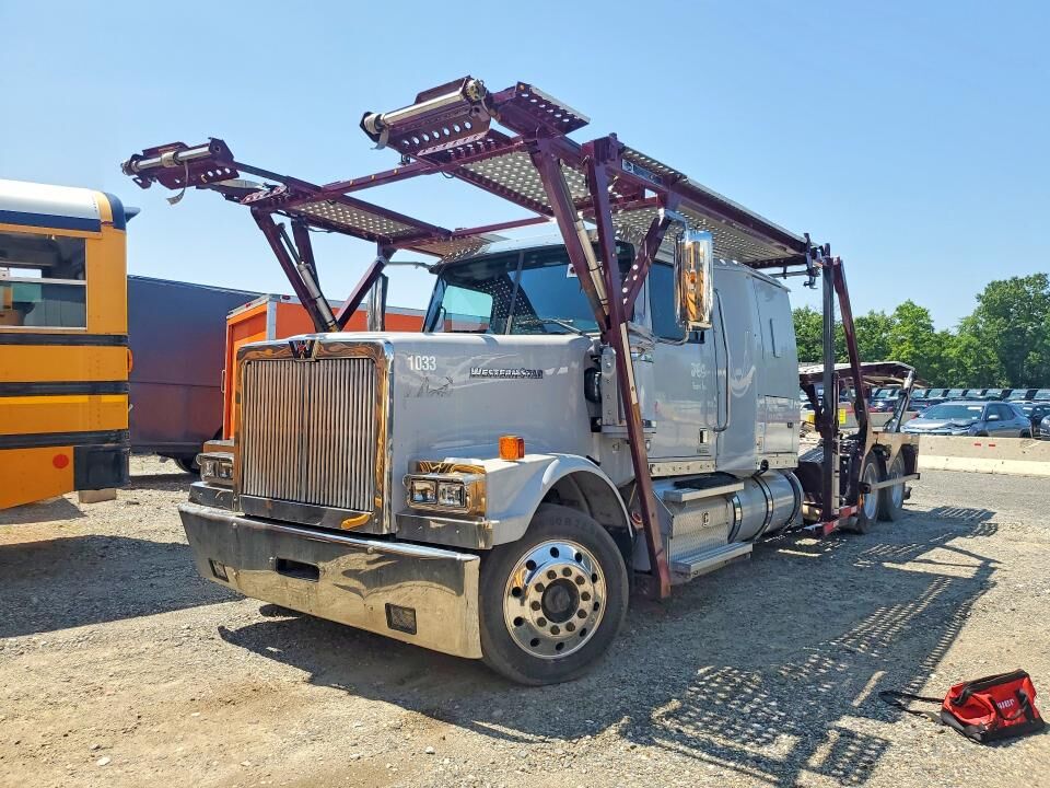2023 WESTERN STAR 4900