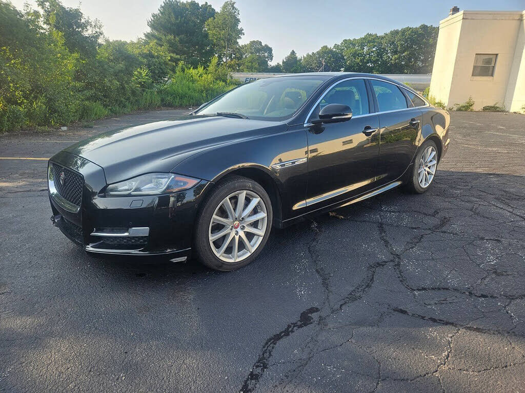 2016 JAGUAR XJ