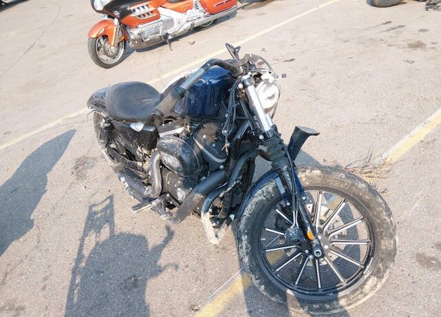 2012 HARLEY DAVIDSON Iron883