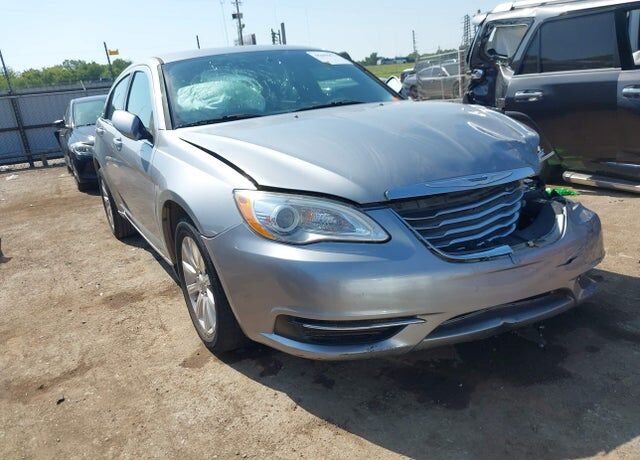 2013 CHRYSLER 200
