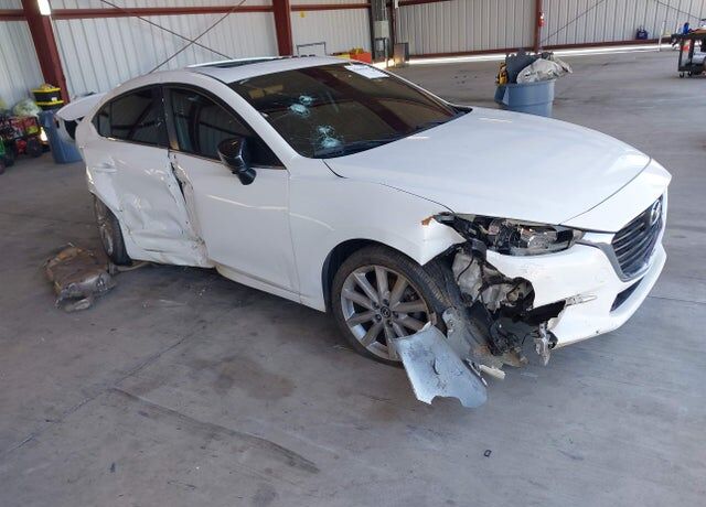2017 MAZDA Mazda3