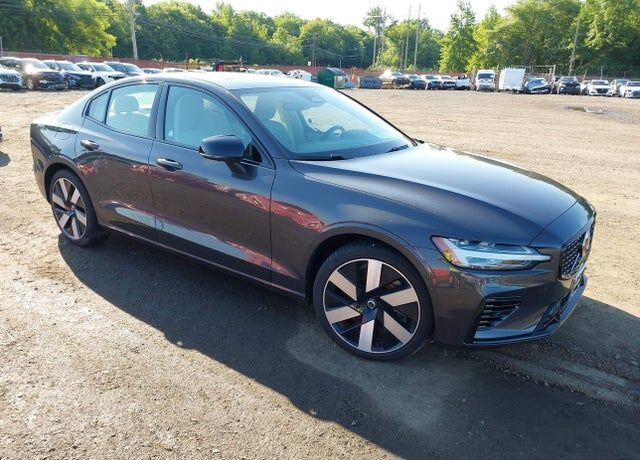 2024 VOLVO S60