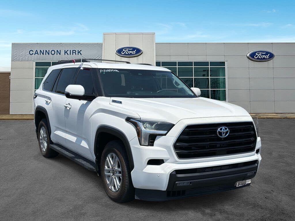 2024 TOYOTA Sequoia