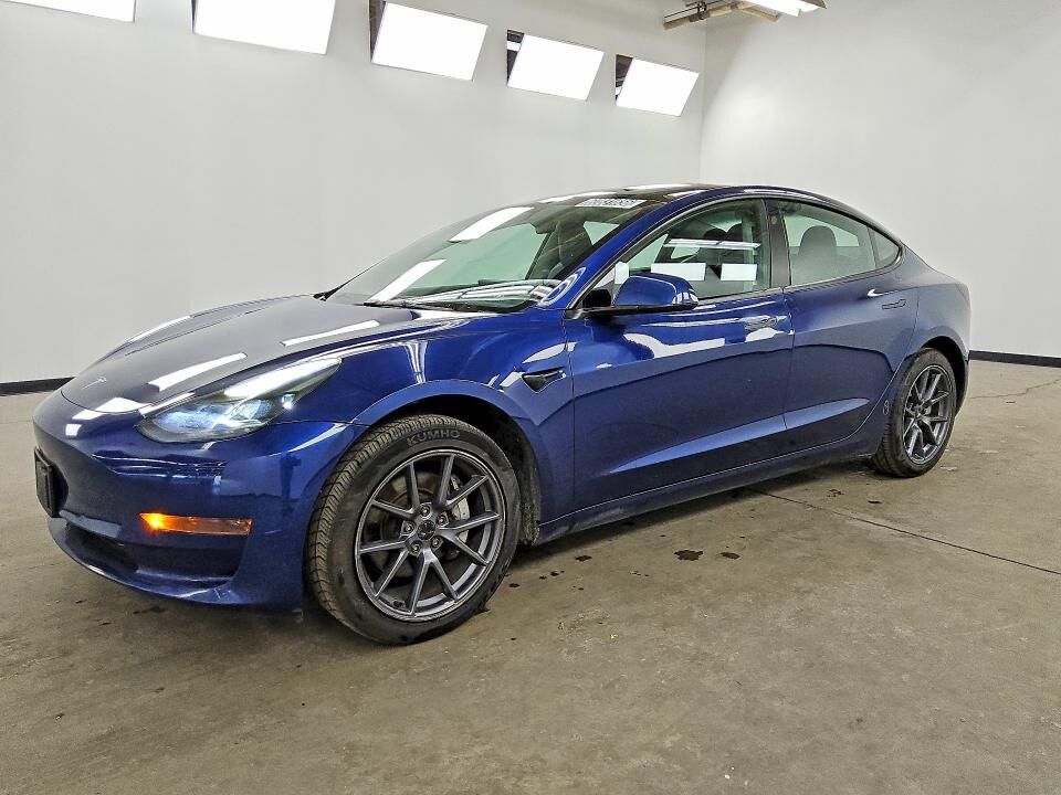 2022 TESLA Model 3