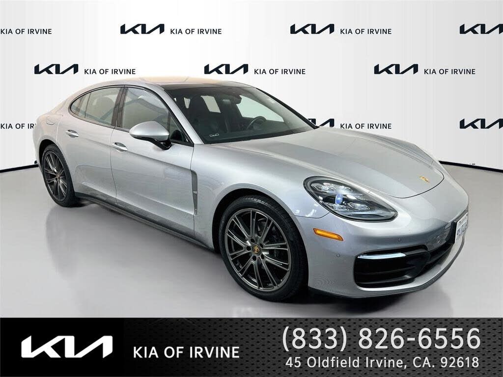 2022 PORSCHE Panamera