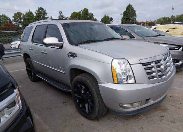 2011 CADILLAC Escalade