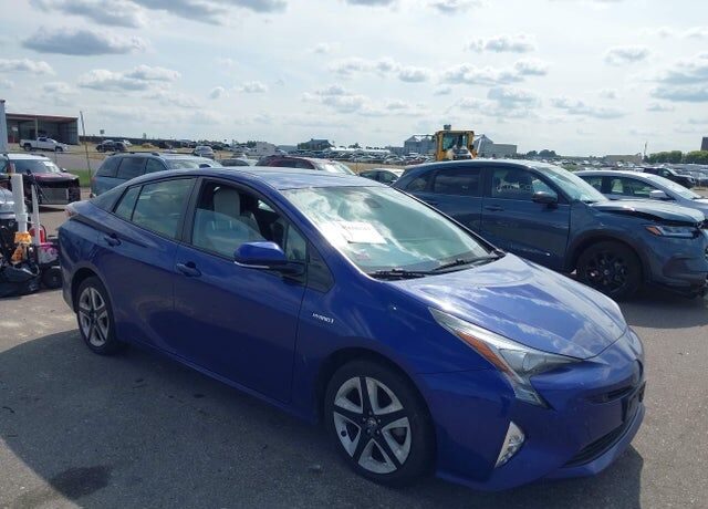 2017 TOYOTA PRIUS