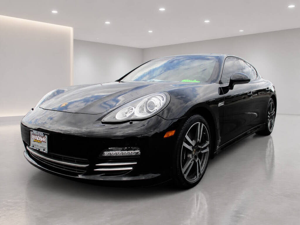 2013 PORSCHE Panamera