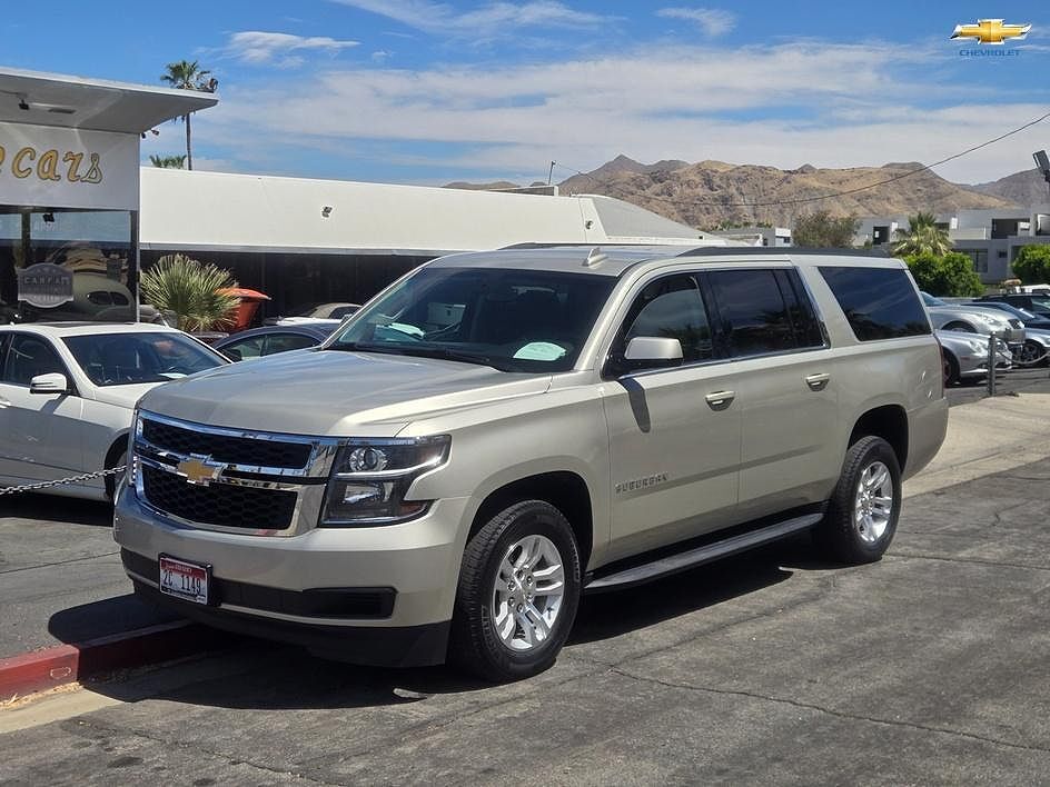 2017 CHEVROLET Suburban