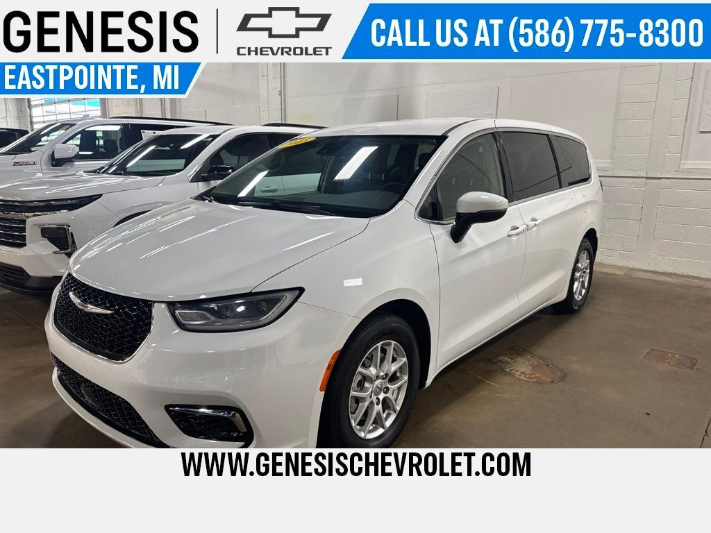 2023 CHRYSLER Pacifica