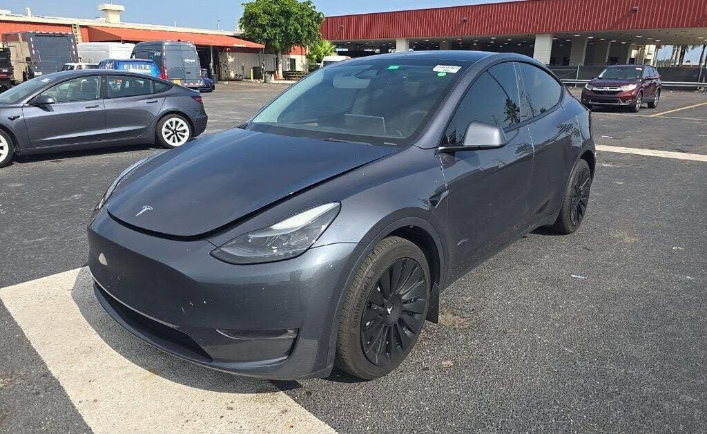 2023 TESLA Model Y