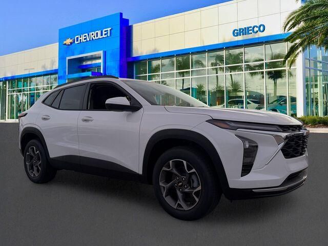 2026 CHEVROLET Trax