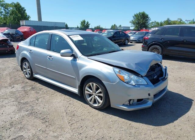 2013 SUBARU Legacy