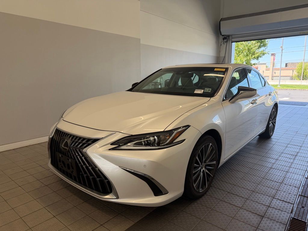 2024 LEXUS ES