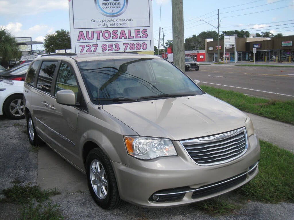 2012 CHRYSLER Town and Country