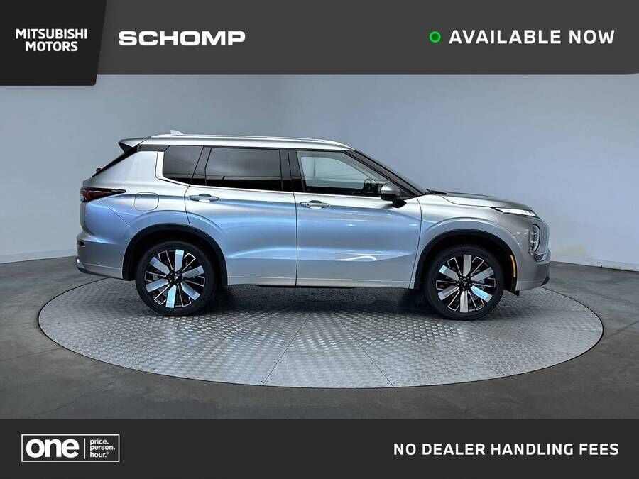 2026 MITSUBISHI Outlander