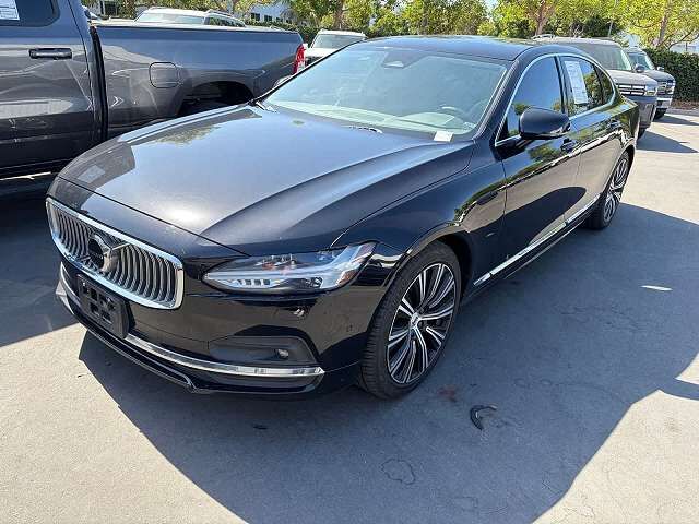 2023 VOLVO S90
