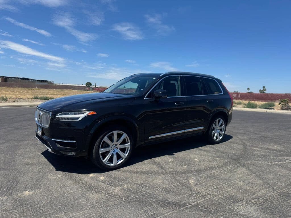 2017 VOLVO XC90