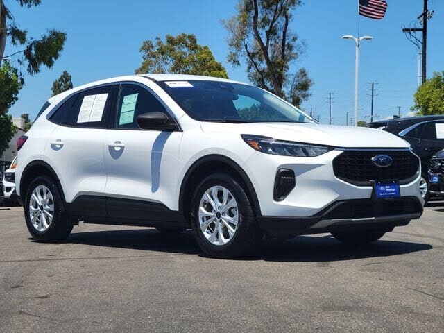 2024 FORD Escape