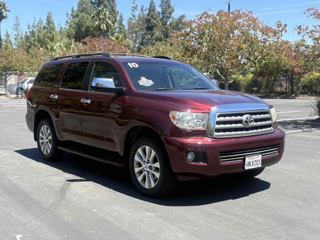 2010 TOYOTA Sequoia
