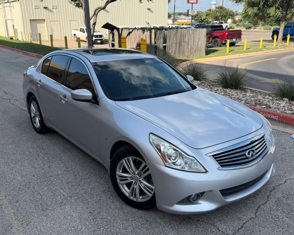 2015 INFINITI Q40