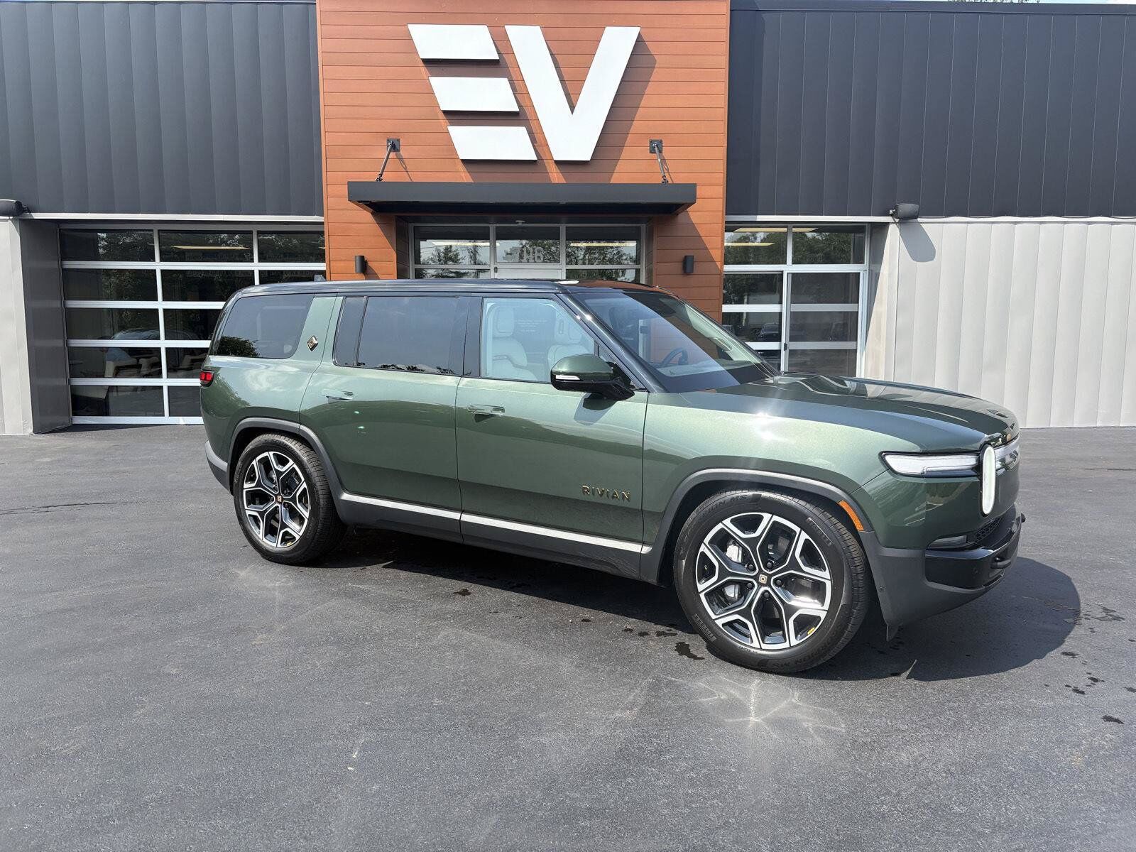 2026 RIVIAN R1S