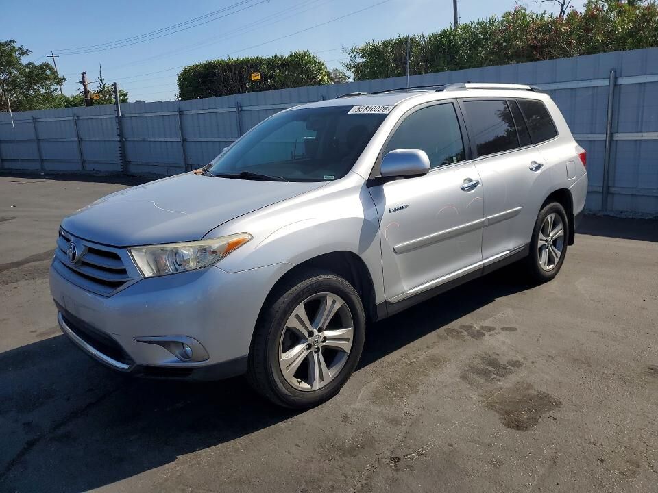 2011 TOYOTA Highlander
