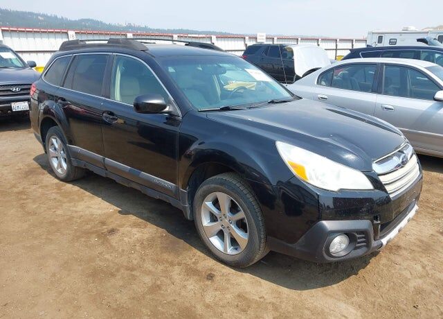 2013 SUBARU Outback