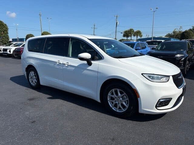 2023 CHRYSLER Pacifica