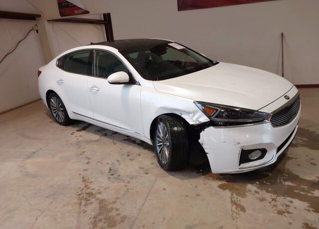 2017 KIA Cadenza