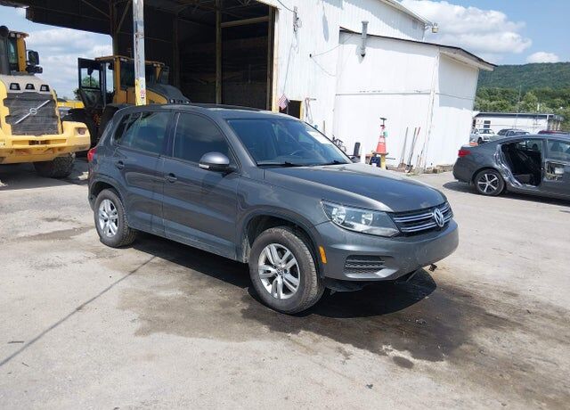 2012 VOLKSWAGEN Tiguan