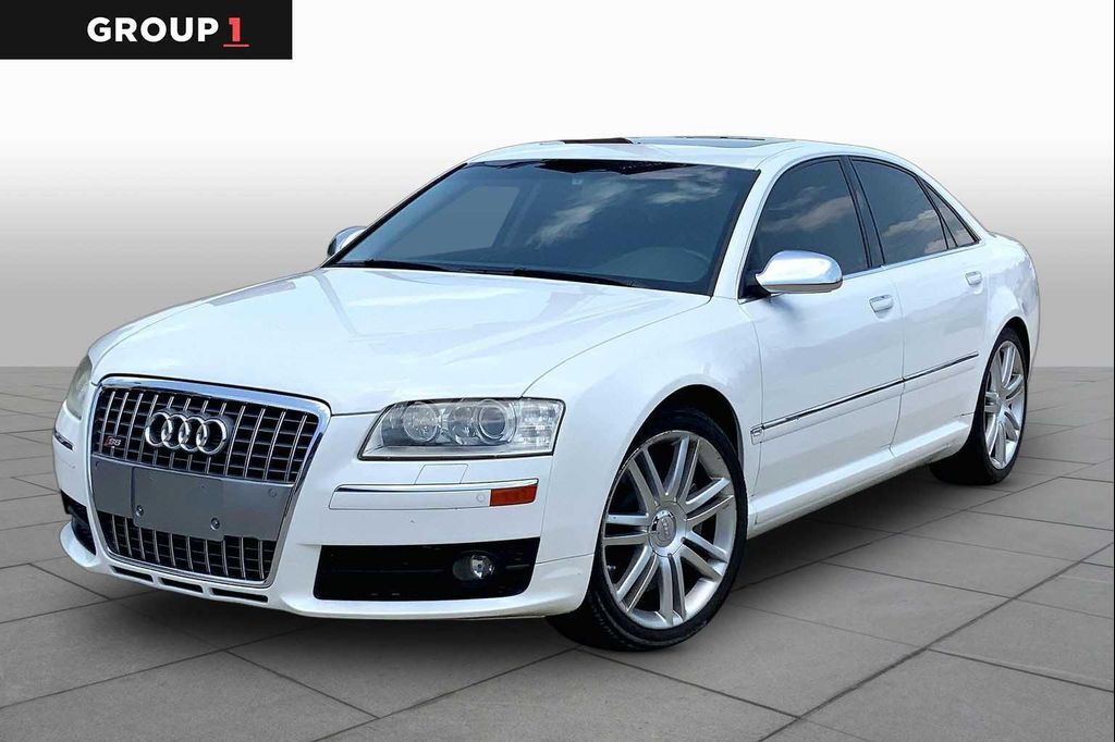 2007 AUDI S8